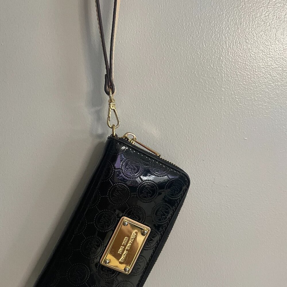 Michael Kors Wristlet